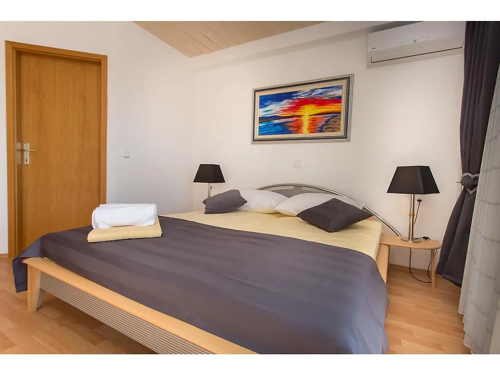 Lanterna Rooms Turanj