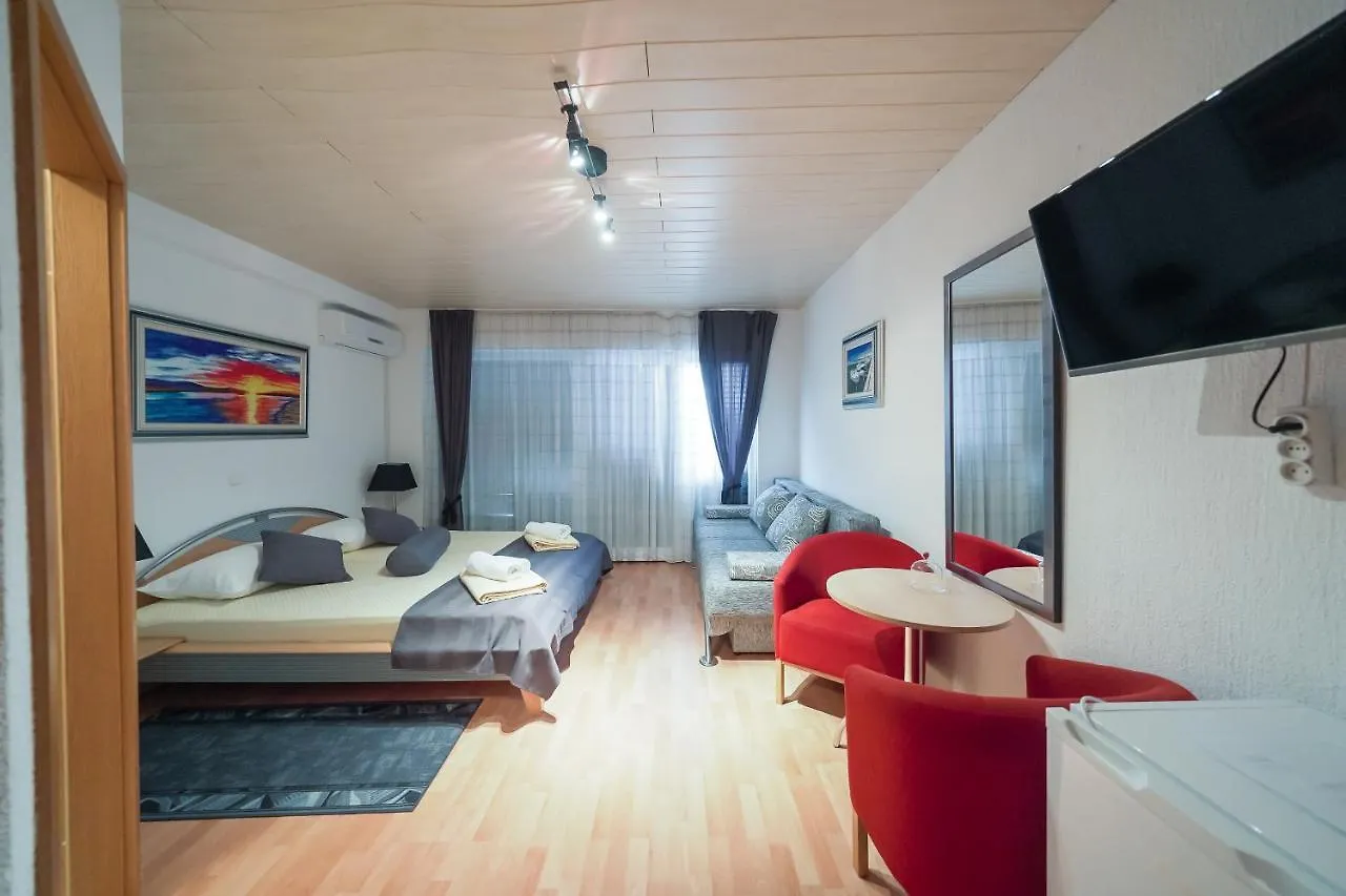 Lanterna Rooms Turanj