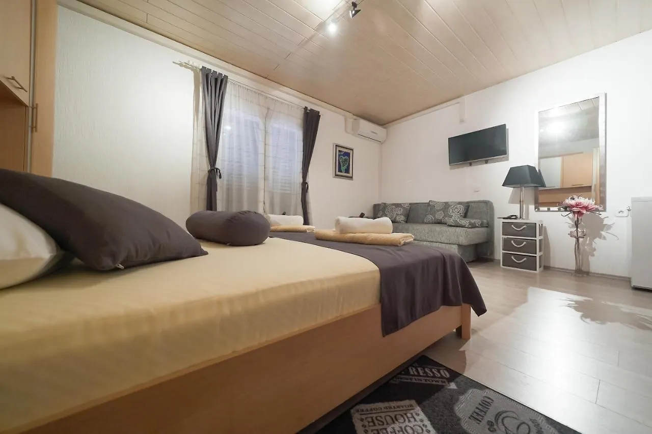 Vendégház Lanterna Rooms Turanj